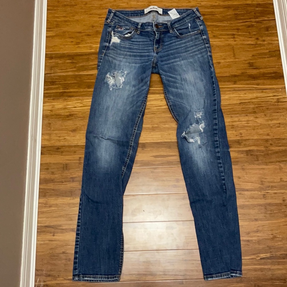 Hollister Jeans ripped style